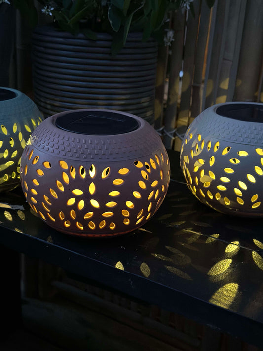 Lumis™ – Elegant Solar Table Lantern