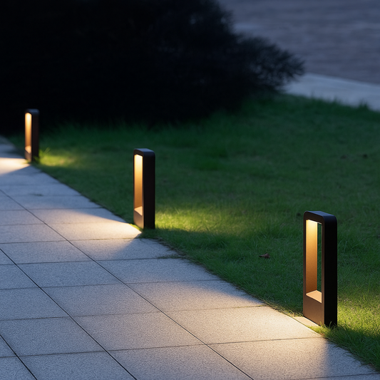 LumaPath: Elegant Garden Lamp with Matt Black Aluminium and Uniform LED Lighting – for Outdoors