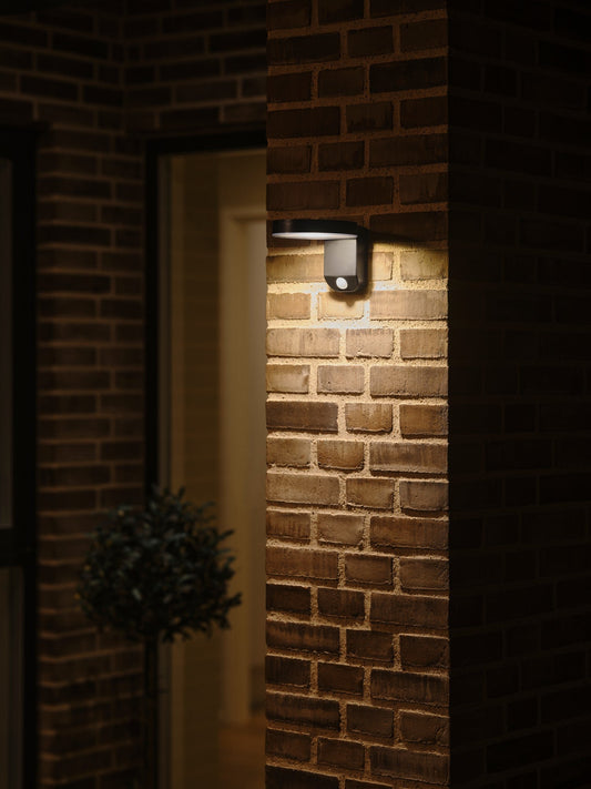 Rich Round LED Solar Wall Light for Outdoors, Black