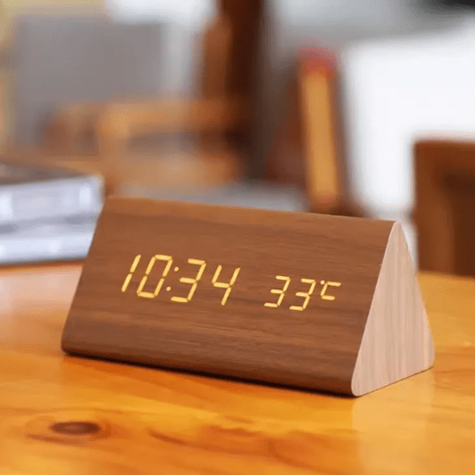 WOODSENSE – LED Wooden Clock with Voice Control for a Stylish Time Display