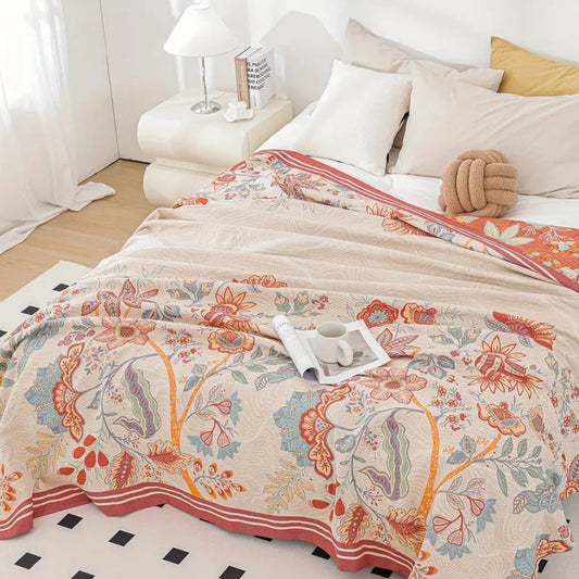 Weinblüte: Elegant cotton throw with reversible floral design and breathable structure – for modern beds and living spaces